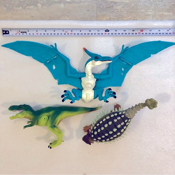 3 Active Dinosaurs - Jurassic World Ankylosaurus, Robo Alive Pterodactyl & T-Rex - Picture 10 of 10